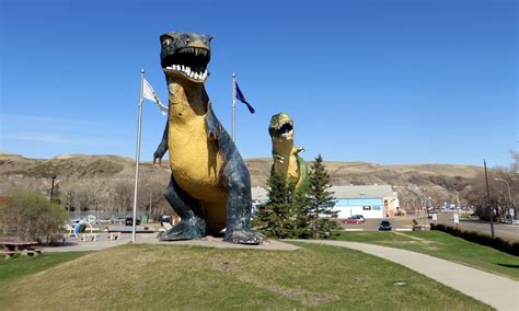 Drumheller's Dinosaurs and Other Giant Alberta Roadside Attractions | Roadside attractions ...