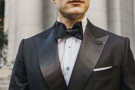 Custom Tuxedo vs. Off-the-Rack: A Comprehensive Comparison for the Fashion-Savvy Gentleman ...