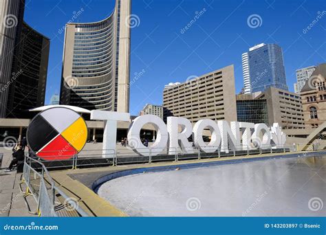 Toronto Sign and Nathan Phillips Square in Toronto Editorial Photography - Image of modern ...