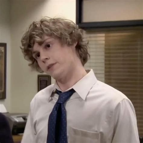 evan peters on the office [Video] | Evan peters the office, Evan peters ...