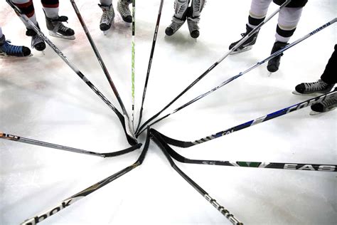 The 6 Best Hockey Sticks for Beginners and Youth (2023) | SidelineSwap