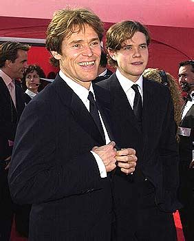 Willem Dafoe 2020: Wife, net worth, tattoos, smoking & body facts - Taddlr