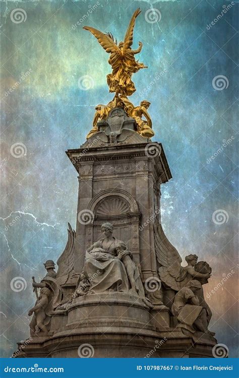 Old Photo with Detail of Nike-Goddess of Victory Stock Image - Image of buckingham, architecture ...