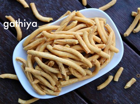 gathiya recipe | gathia recipe | bhavnagari tikha gathiya sev recipe