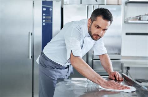 7 Must Do’s To Ensure Kitchen Safety In Your Restaurant | Petpooja