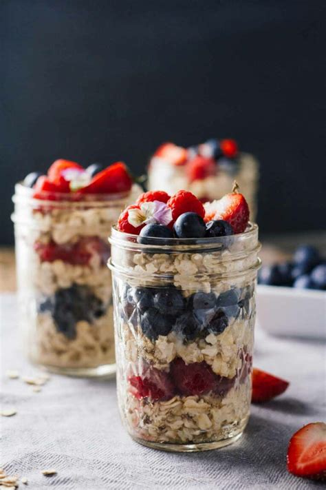 Triple Berry Overnight Oats - Jar Of Lemons