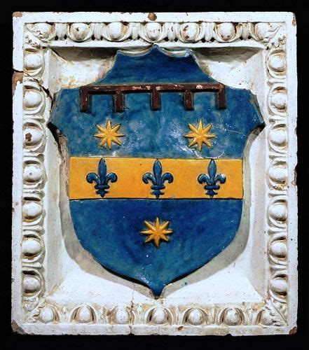 La terracotta robbiana raffigurante lo stemma della famiglia del Giocondo | Coat of arms ...
