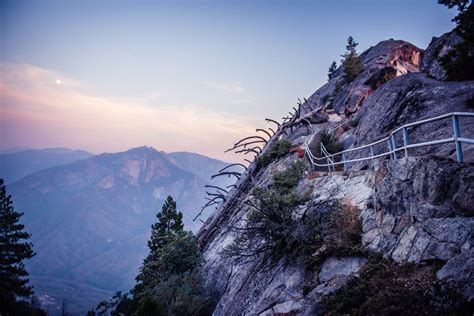 Sequoia National Park’s Moro Rock hiking trail showcases views of the ...