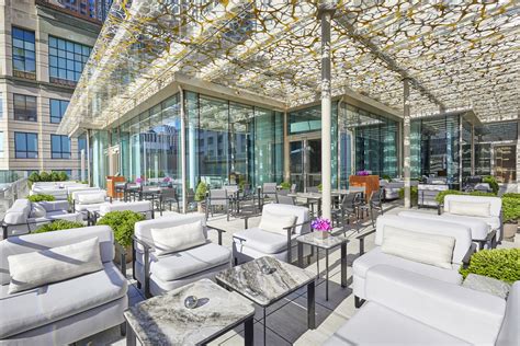 25 Best Rooftop Bars in Chicago That Are Open Now