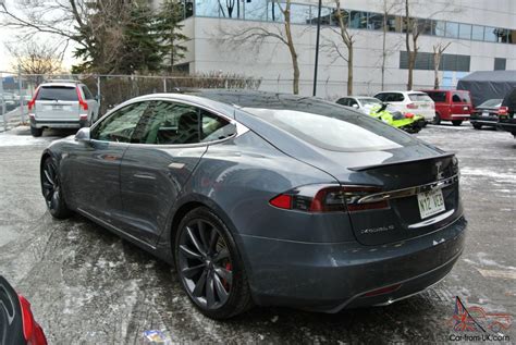 Tesla : Model S Performance