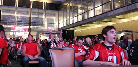 Falcons Fans Reacting During the Super Bowl – GAFollowers