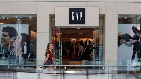 Gap stores to close in Canada | CBC News