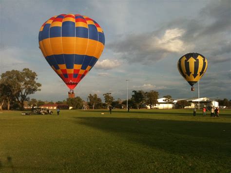 Sporting oval Canowindra | Sporting oval Canowindra balloons… | Flickr