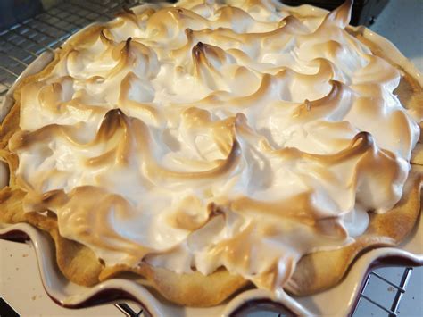 Orange Meringue Pie #SundaySupper - Cindy's Recipes and Writings