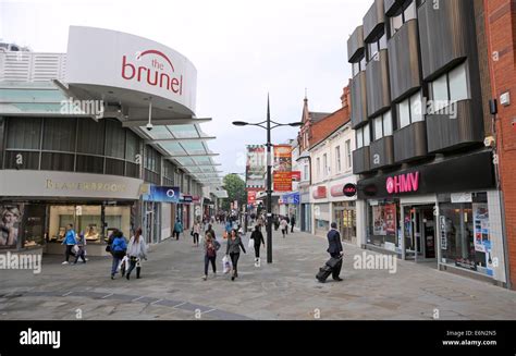 Swindon Wiltshire UK - The main Swindon town centre shopping precinct and Brunel arcade Stock ...