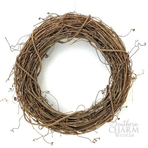 How to Clean Up Grapevine Wreaths for Wreath Making