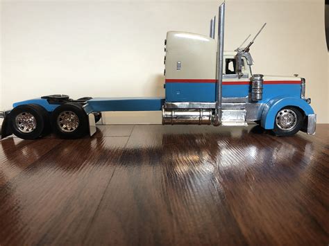 1:32 Peterbilt Model Semi-Truck | Trucks, Make + model, Model