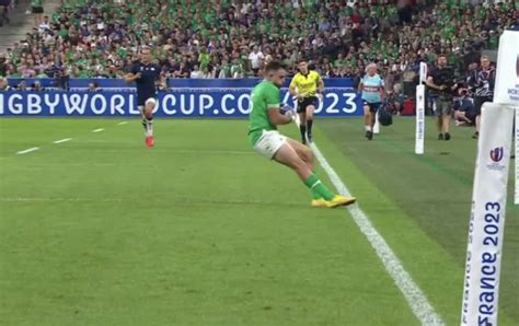 Social media reacts to Hugo Keenan touchline catch - Rugby World