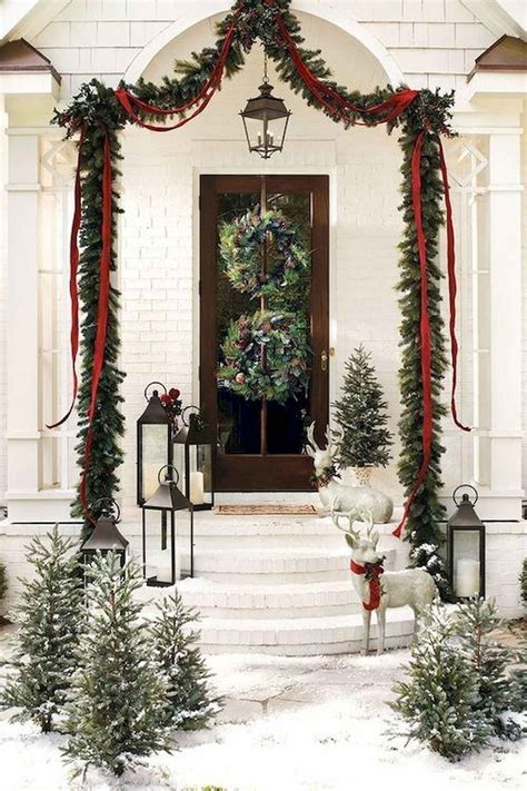 60 Elegant Christmas Decor Ideas 2018 | Christmas porch decor, Porch ...