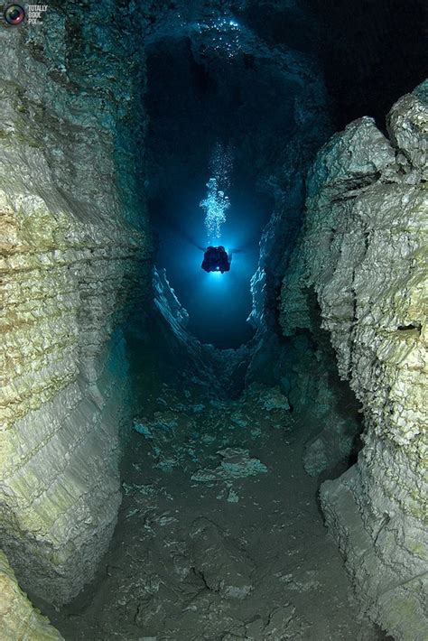 Rare photos of a Russian underwater crystal cave | Underwater caves ...