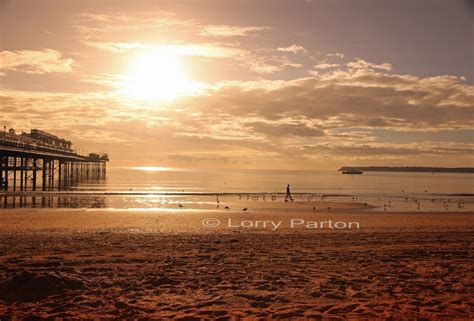 "Paignton beach" by Lorry Parton at PicturesofEngland.com