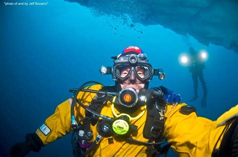 XSC Wide Angle Camera Diving Mask | Gadgetsin