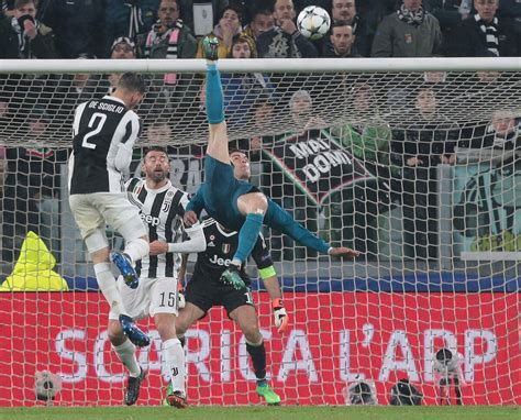 Ronaldo's Bicycle Kick Sends Juventus Stock to Eight-Month Low - Bloomberg