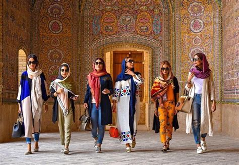 What is the Dress Code in Iran? - EavarTravel