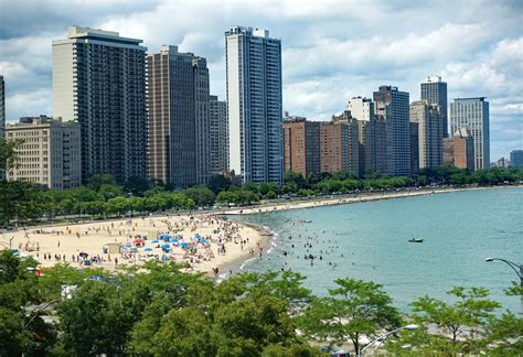 A Local's Guide to the 15 Best Beaches in Chicago | Landing