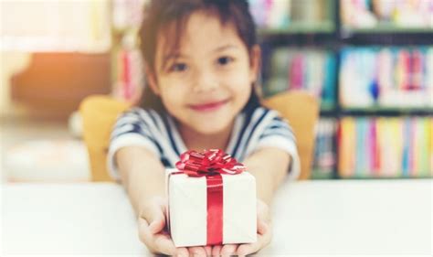 Gift Giving for Kids | Parenting Tips & Advice | PBS KIDS for Parents