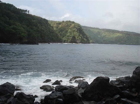 The Hana Highway Waterfalls - A Complete Road Guide