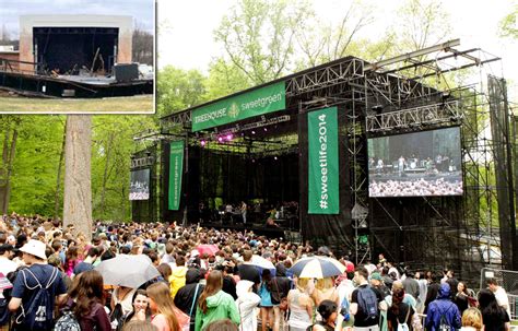 Merriweather Post Pavilion roof collapses - WTOP News