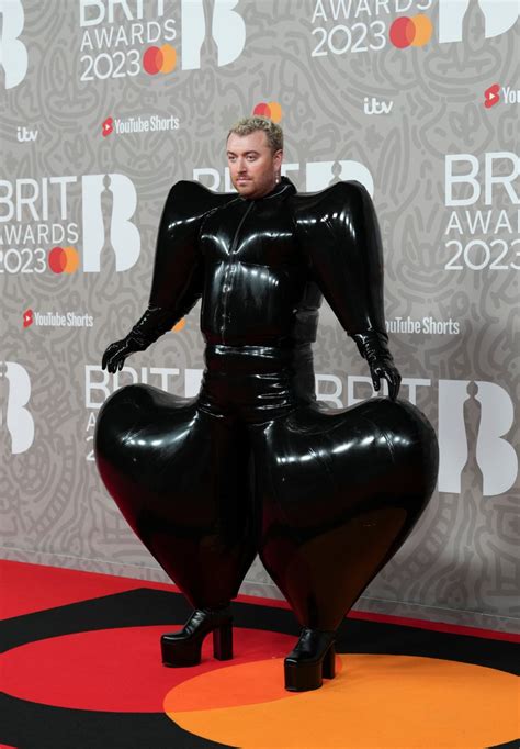 Harry Styles and Sam Smith Got Weird at the BRIT Awards - 247 News Around The World