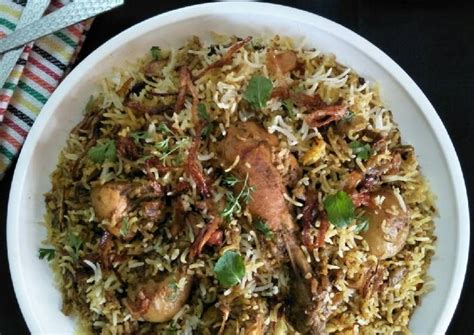 Hariyali Murg Biryani Recipe by Pooja M. Pandit - Cookpad