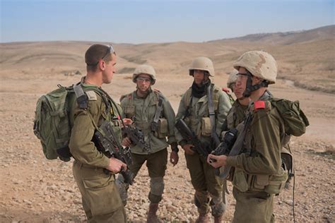 Nahal Brigade Trains in Open Space | Soldiers of the Nahal B… | Flickr