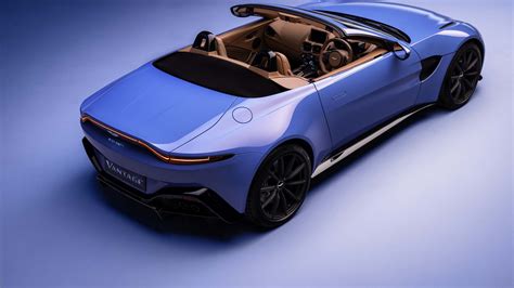 2021 Aston Martin Vantage Roadster races in with fastest convertible roof