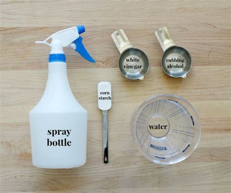 DIY Glass Cleaner with natural ingredients | 1 Million Women