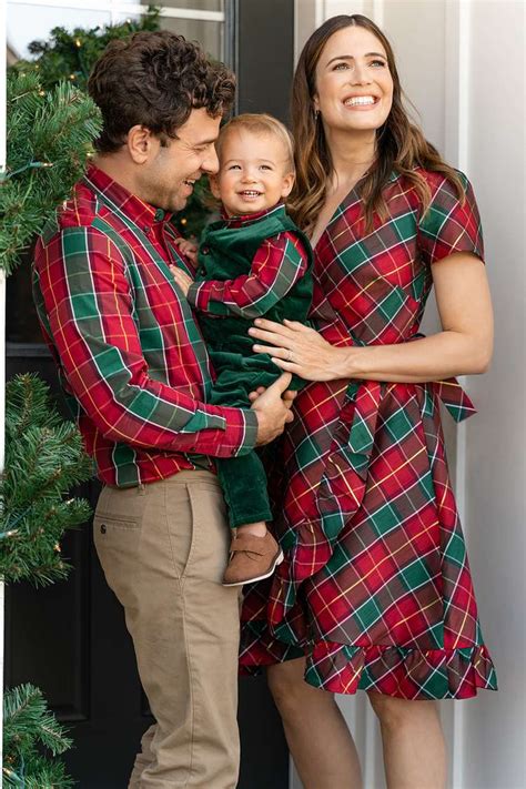 Pregnant Mandy Moore Shares Last Family Photo of 3 for Holiday Campaign