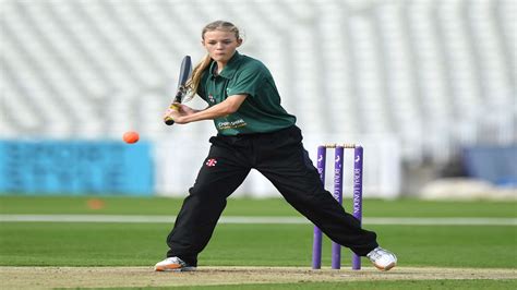 Tonbridge Grammar School under-13 female cricketers win Chance to ...