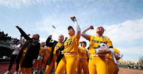 MIZZOU SOFTBALL PREVIEW: Tennessee comes to town for Top-25 matchup ...