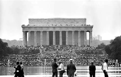 March on Washington--Marchers Gathering at the Lincoln Memorial | Smithsonian Institution