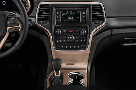 2019 Jeep Grand Cherokee: 47 Interior Photos | U.S. News & World Report