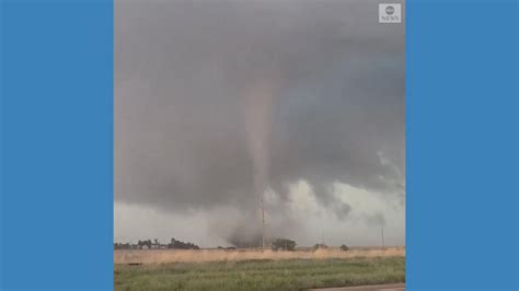 A powerful tornado touches down in Kansas - Good Morning America