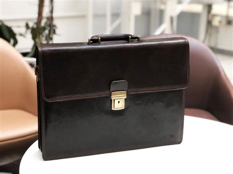 Tuscany Leather Briefcase Review - Italian Vintage Luxury