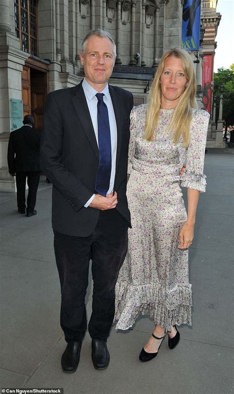 Newly single Ellie Goulding has become 'friendly' with millionaire Tory ...