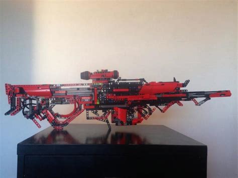 Man Builds Incredible Toy Gun Using Only Legos (12 pics)