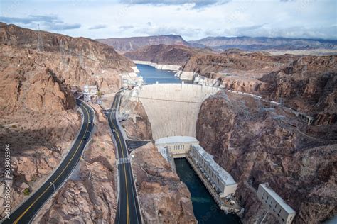 Hoover Dam and Lake Meade with the white rings which shows the lake is ...