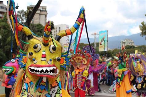 Venezuelans Celebrate Carnival - Venezuelanalysis