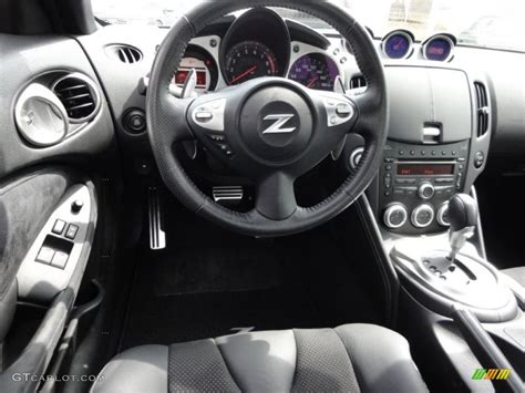 2009 Nissan 370Z Touring Coupe Dashboard Photos | GTCarLot.com