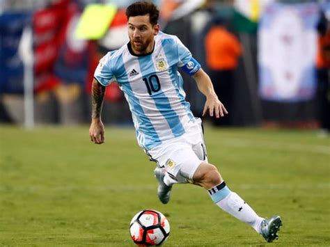 Argentina's Lionel Messi the obstacle in front of USA's Copa America ...